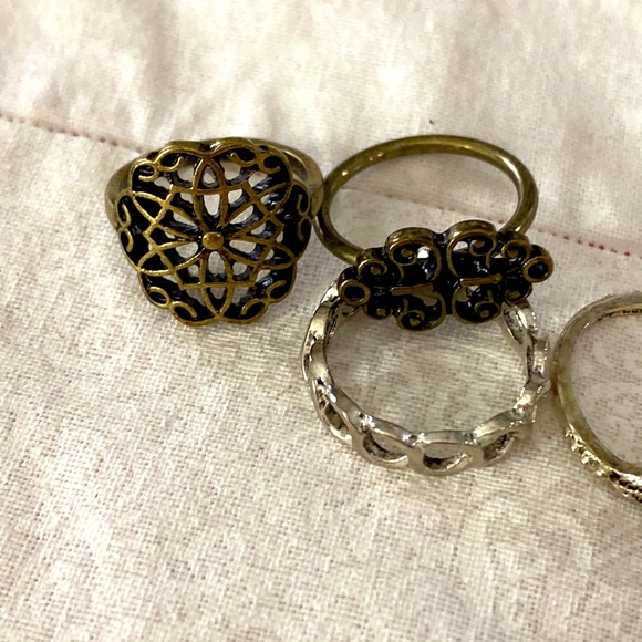 4 Sizes 4 Rings - Picture 2 of 3